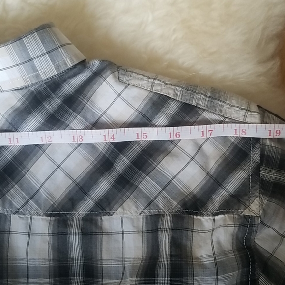 Button Down Collared Longsleeve Shirt, Plaid - Picture 4 of 6